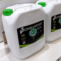 ボンバルディア【20L】（N8-P1.3-K0.5）【送料無料】【陸送地域のみ】【日祭日の配送および時間指定不可】アミノ酸・有機活力液肥