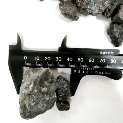 (黒)医王石(大粒・10mm-30mm)【20kg】