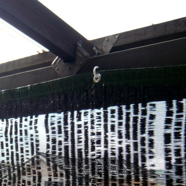 ハトメ付き 遮光ネット 2m 4m 遮光率70 ベランダ 西日の当たる窓に最適 不織布 遮光ネット 寒冷紗 便利な農業 園芸資材 たまごや商店