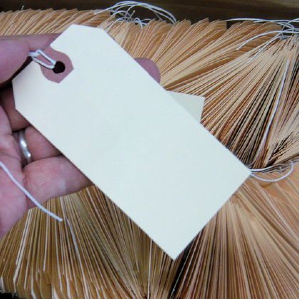 マニラタグ#4 Avery Manila "G" Shipping Tags AVE12504(紐付き荷札100枚入り)