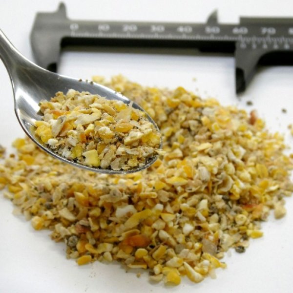 愛玩家禽・採卵成鶏用飼料-プラチナエース【20kg】