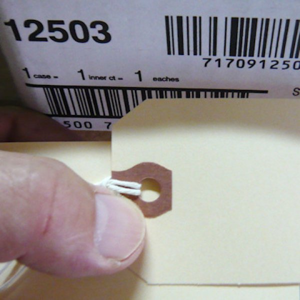 マニラタグ#3 Avery Manila "G" Shipping Tags AVE12503（紐付き荷札100枚入り）