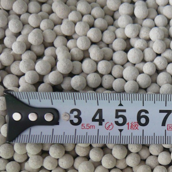 緩効性大粒有機化成肥料